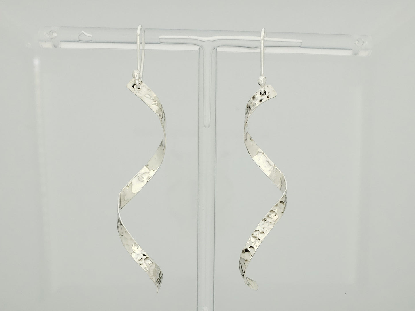 Sterling Silver Hammered Serpentine Earrings with Arillo