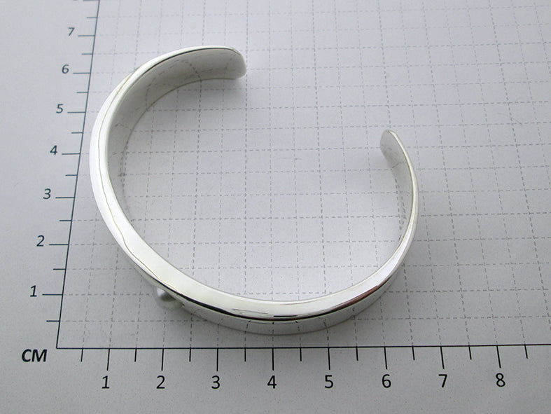 Sterling Silver Smooth Cardboard Bracelet with Pearl Center