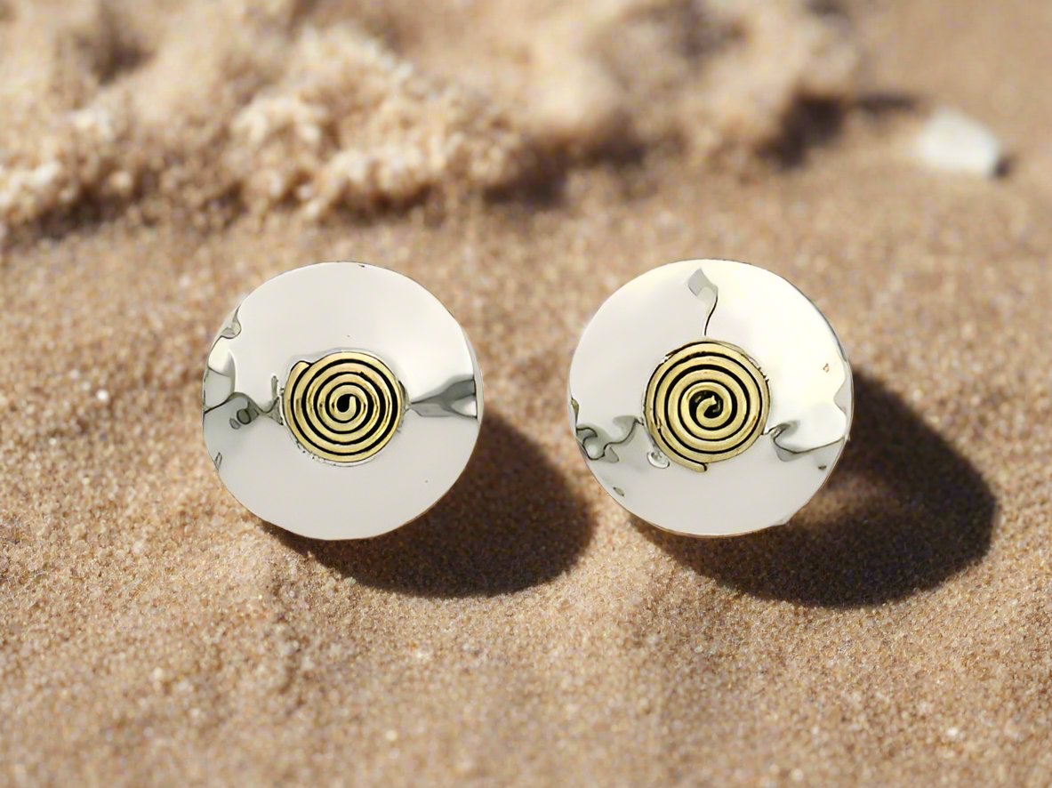 Sterling Silver Round Hammered Earrings with Spiral Tumbaga – Two-Tone Elegance