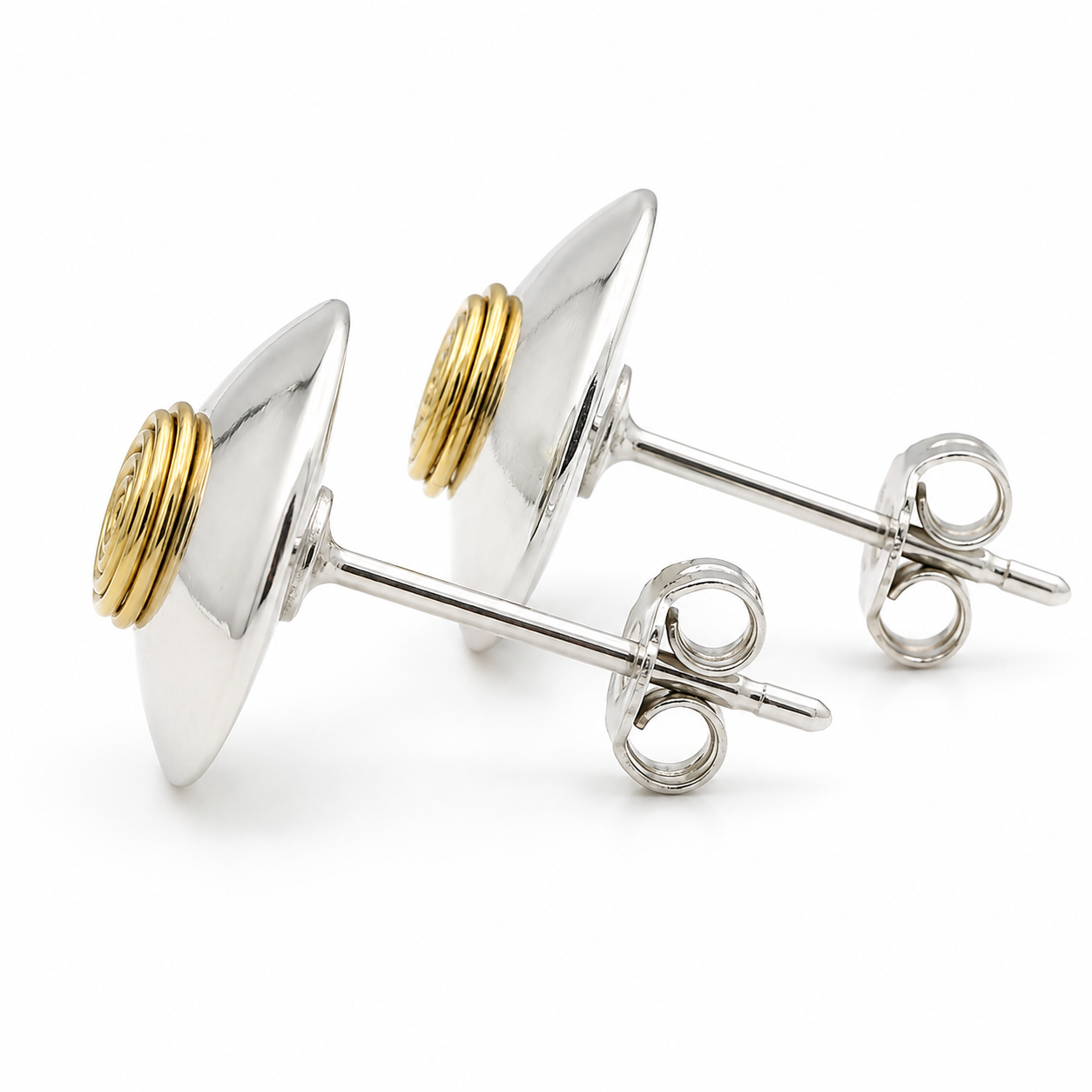 Sterling Silver Round Hammered Earrings with Spiral Tumbaga – Two-Tone Elegance