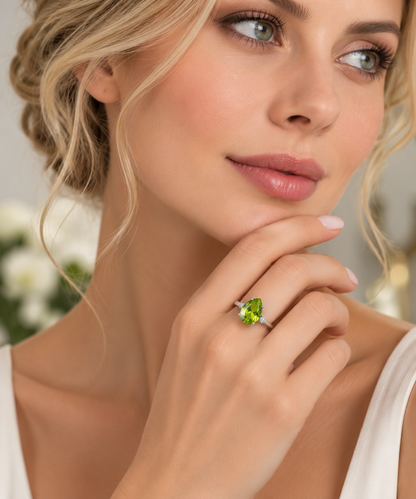 Peridot 6x4 mm Pear shape 25 pcs 9.25 carat Semi Precious Natural