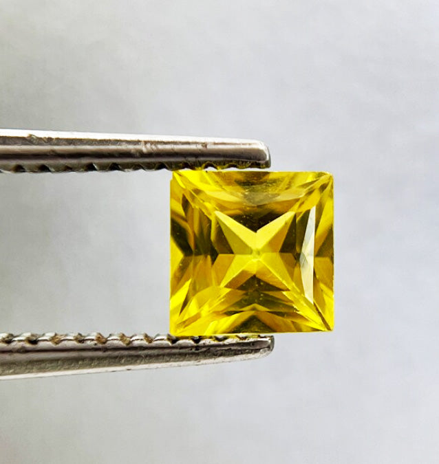 Yellow Sapphire 4mm Princess cut 3 Pcs